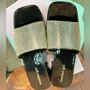 Steven madden NWT and box. Diamond  slides size 7.